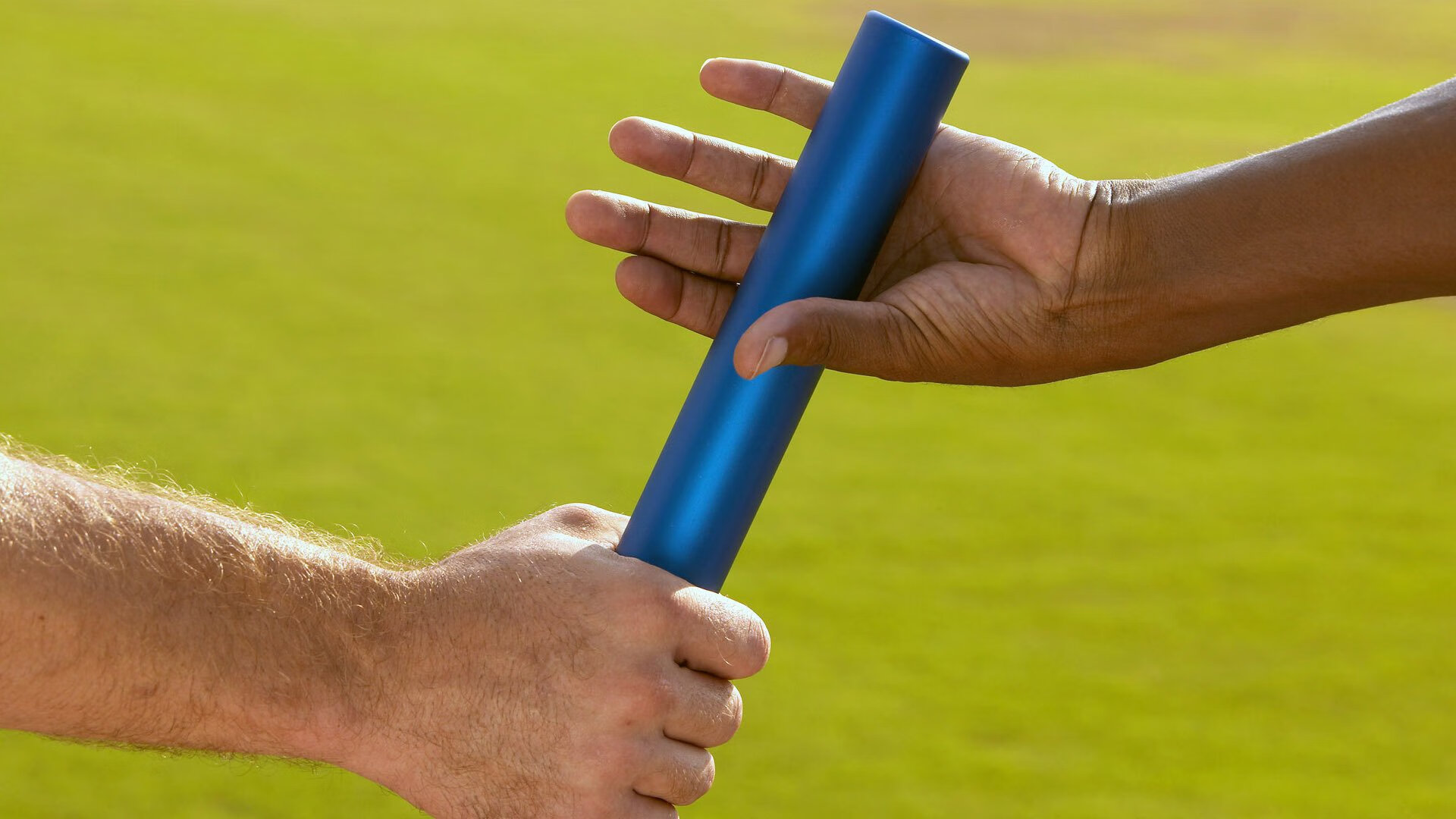 国际足球赛事中，某支球队实力惊艳，击败强敌，国际足球踢球比赛