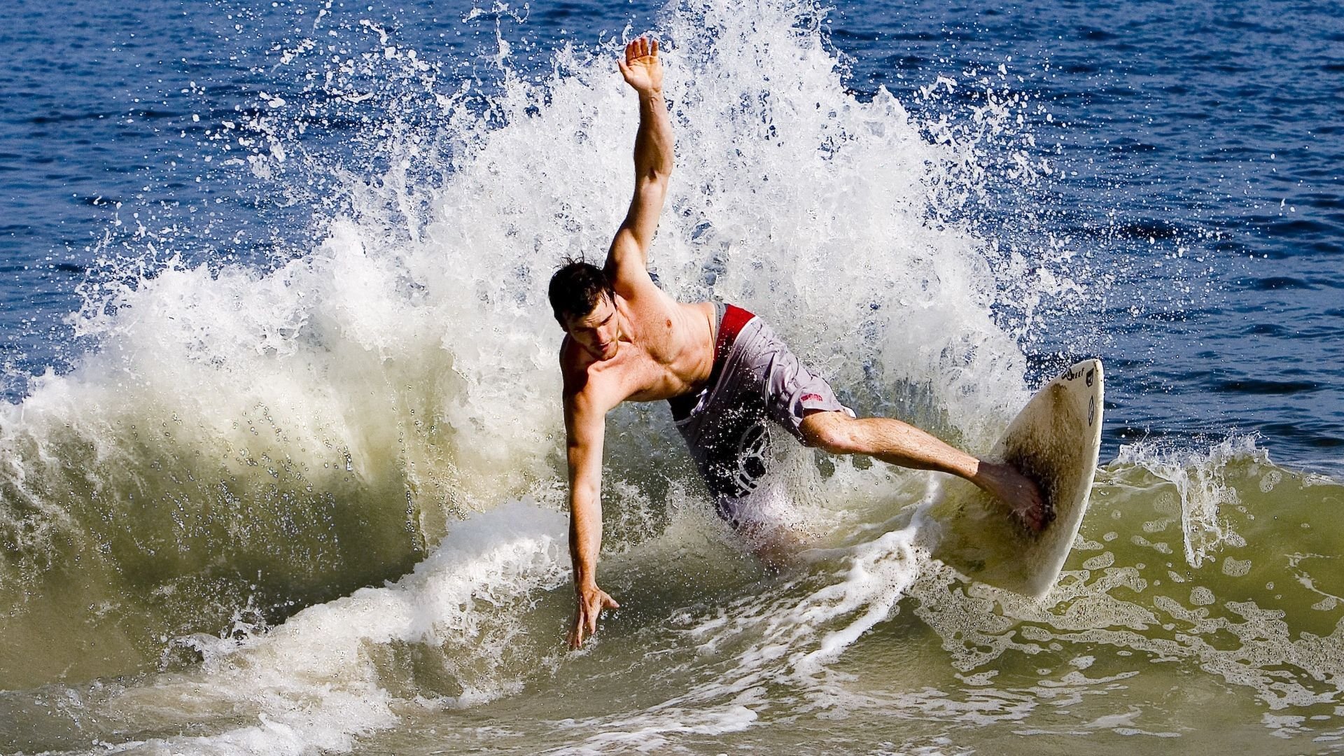 德国女子柔道选手米里亚姆·布特克雷特获得70公斤级银牌，法国柔道冠军泰德 里内