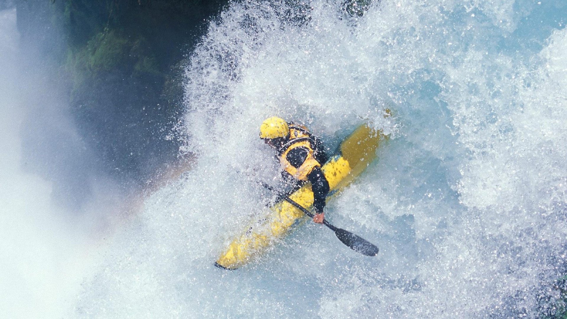 跳水表演秀，优雅与力量的完美融合，跳水演示
